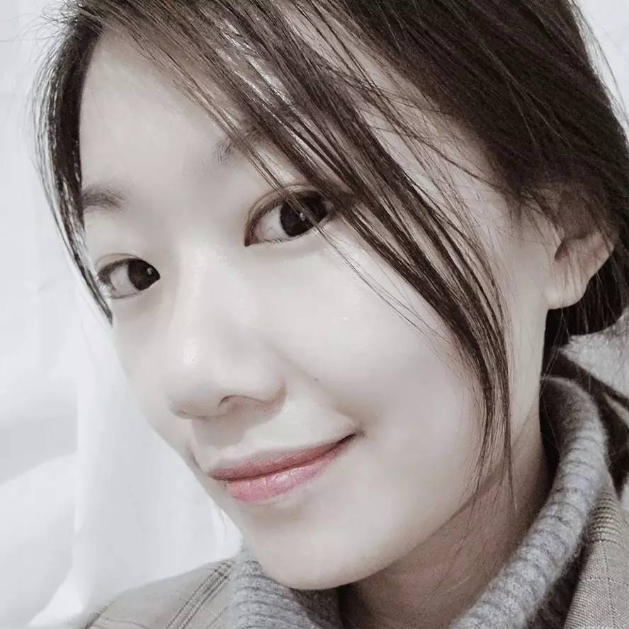 她改了两扇门，将家装成网图中的模样