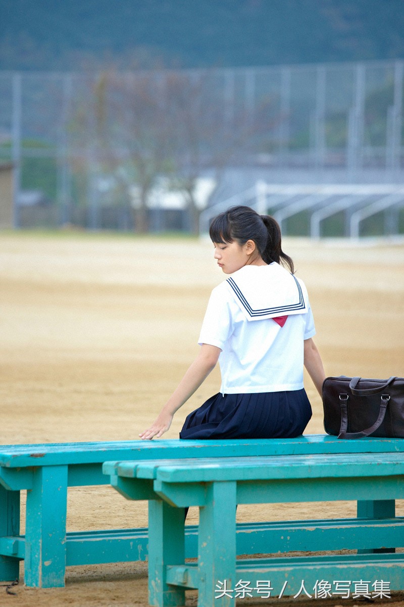 日本模特川口春奈的家中摄影人像写真集