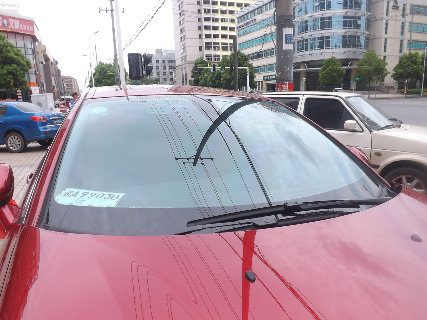 深圳汽车贴膜什么品牌好？龙膜怎么样？