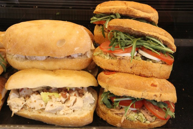 嫲嫲叹世界之浦尽澳门蚝门夜宴、健康轻食扶墙半自助餐