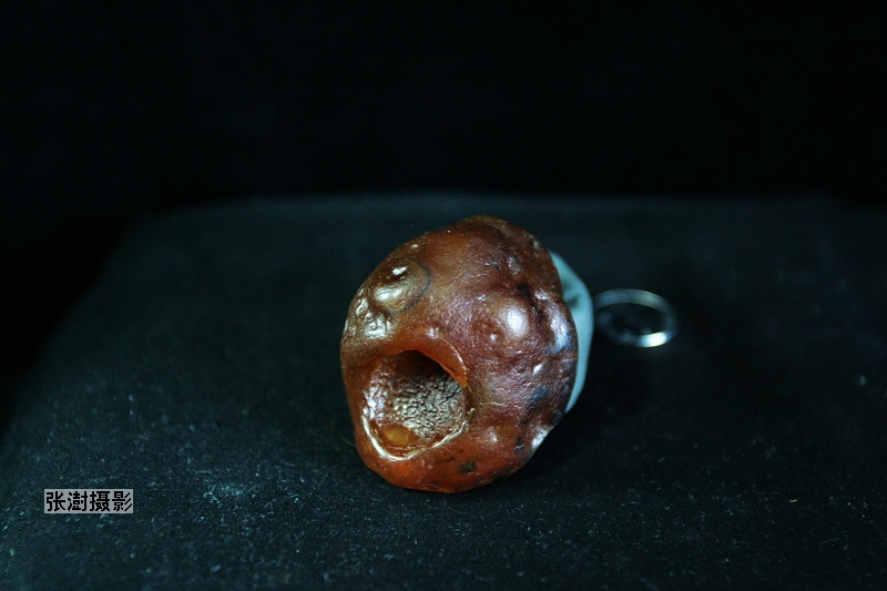 嫩江玛瑙多出自砂场为了得到玛瑙石总有人请求免费干活