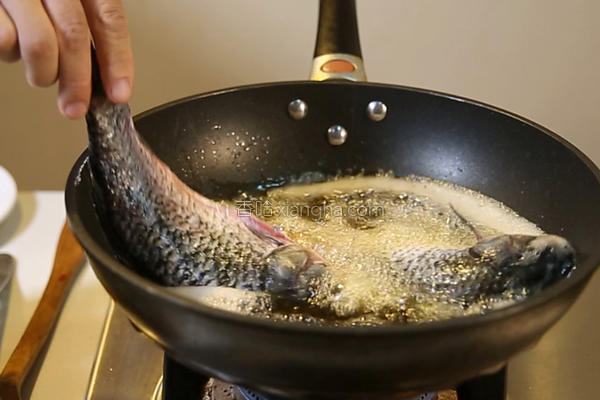 鱼肉怎么做才能不咸又好吃,鱼肉怎么做不腥又嫩