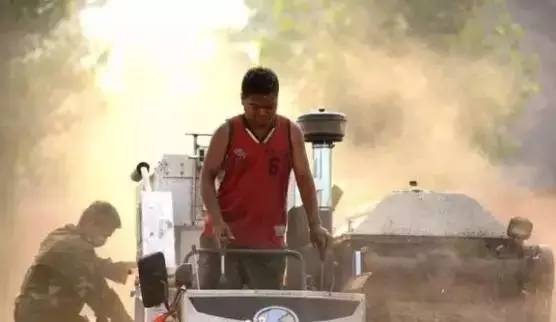 《人民的名义》农机手版：我们的精神一定是要始终健康，不赊账！