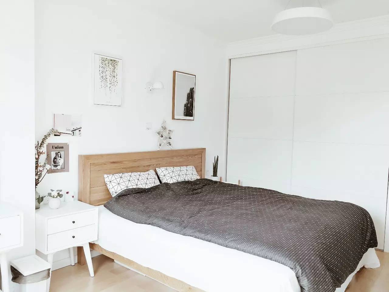 她改了两扇门，将家装成网图中的模样