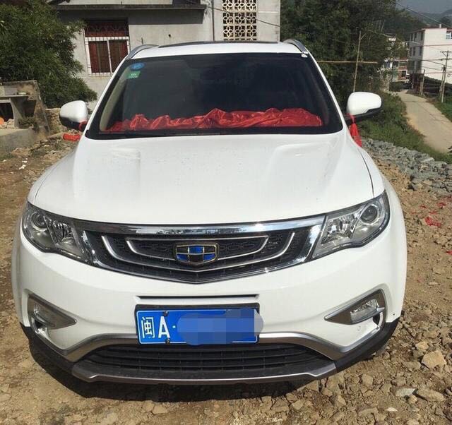 博越1.8t智尚版,17年博越1.8t智尚型碰撞