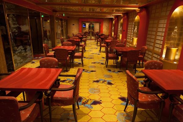 坐着豪华游轮,坐着邮轮看世界