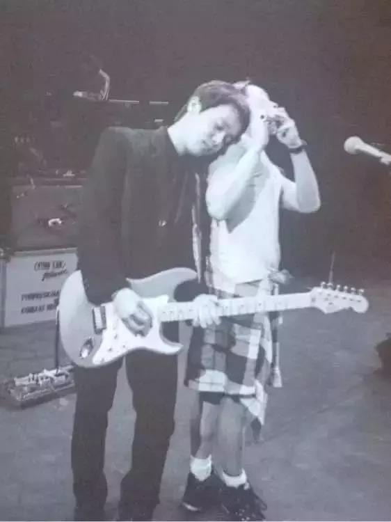 与窦唯相爱相杀十年的她，用记录了中国那个不朽的摇滚时代