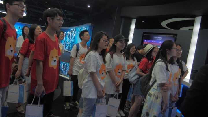 鑻忓畞鎬婚儴澶фゼ,闇囨捈鐩村嚮