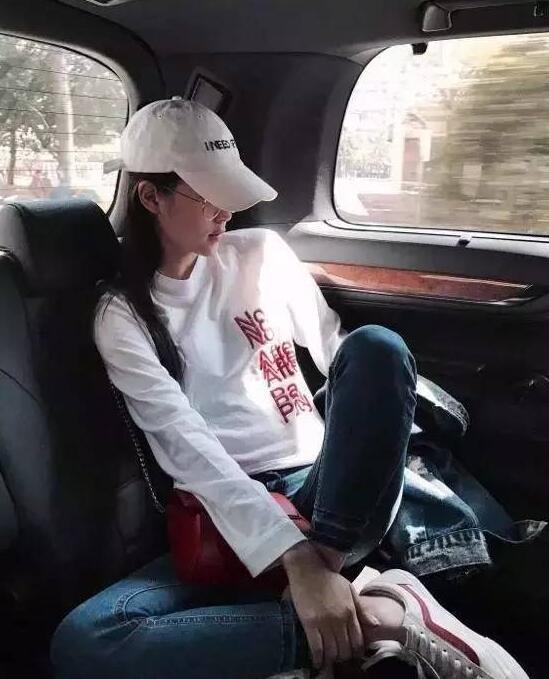 穿洞洞鞋的杨幂,杨幂vans闪电鞋