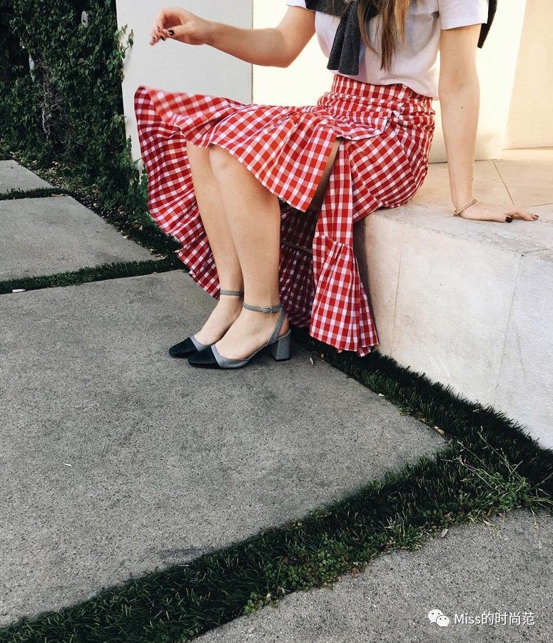 与其去花钱买便宜的还不如买贵点,与其胡乱的买一堆不如认真买一件