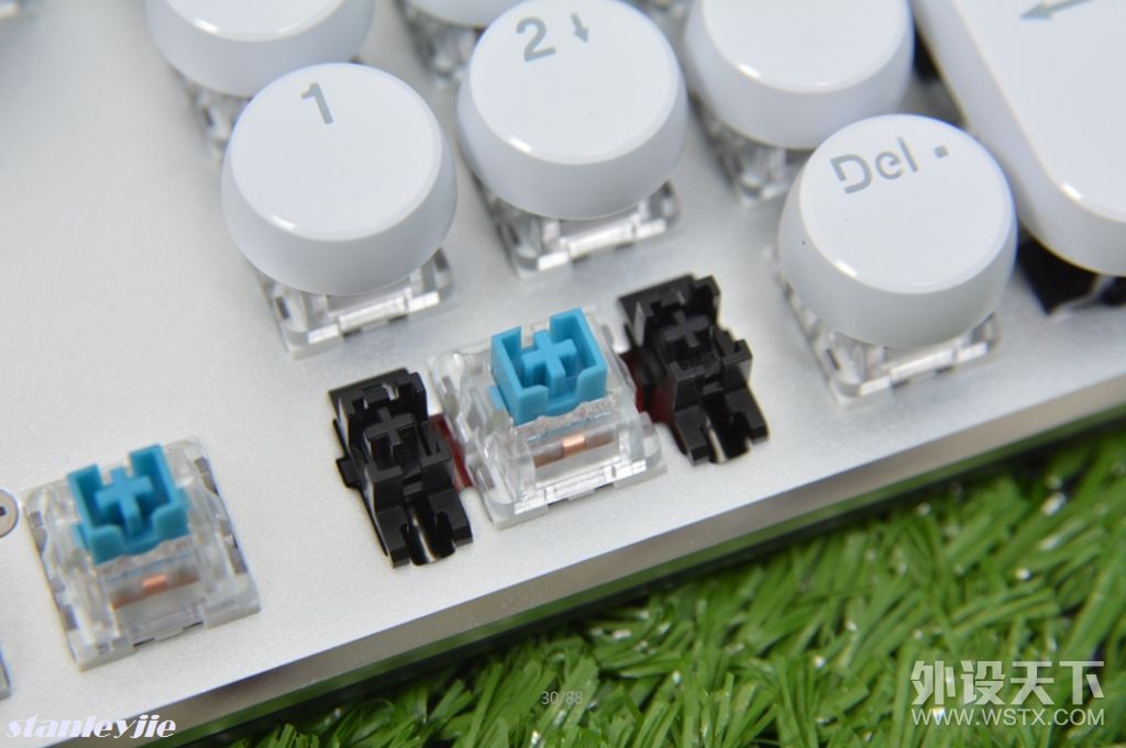 腹灵光轴机械键盘怎么样,红轴104机械键盘测评