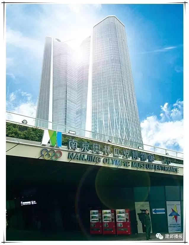 漫步南京钟山风景区,南京奥林匹克博物馆夜景