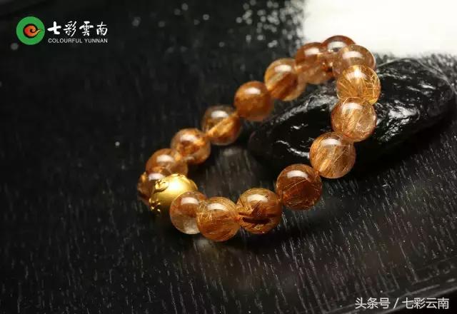 男人戴手串好还是戴手镯好,女人戴手镯好看还是戴手串好看