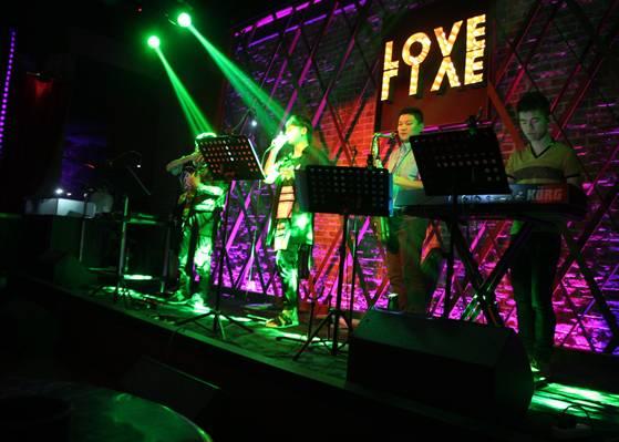 武汉最大的酒吧在哪里,武汉大夜场酒吧