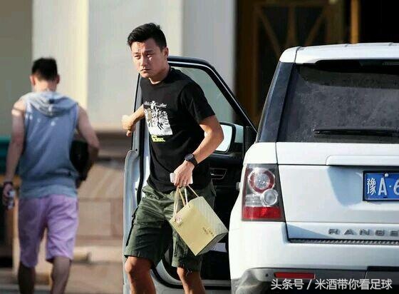 国足豪车座驾大全,国足球员豪车豪宅