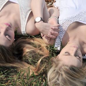 百合*法大**好!娱乐圈闺蜜能做到这样的没几对了!