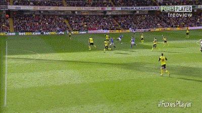 巴萨小将首秀单刀破门,巴萨17岁小将首单刀破门