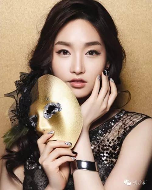 红绿搭配的美甲新年,同学会装b的最高境界