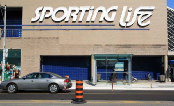 多伦多哪里买正装衣服便宜,多伦多有什么值得买的衣服