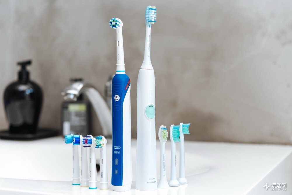 飞利浦和欧乐b电动牙刷哪个好,欧乐b与飞利浦电动牙刷哪个好