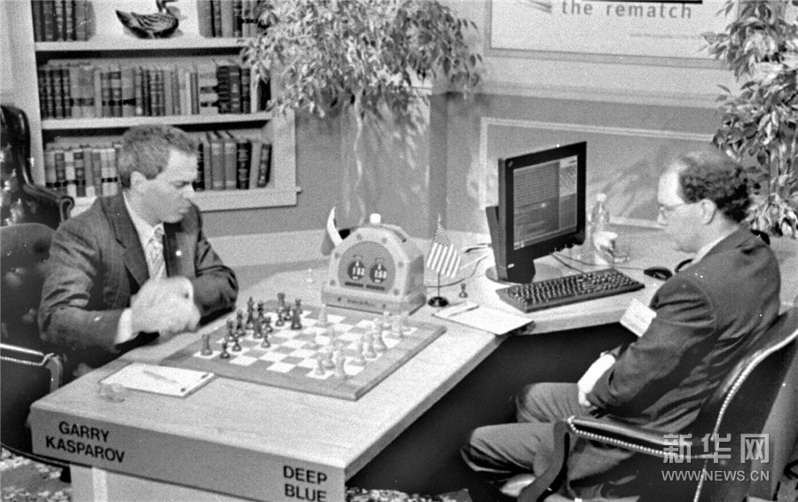 人机大战首局柯洁苦战落败,柯洁三盘人机大战