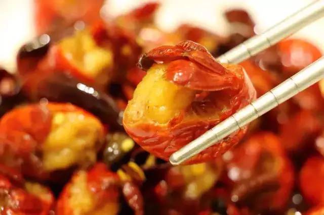 重庆99元4斤小龙虾网红店 (重庆小龙虾最火的店)