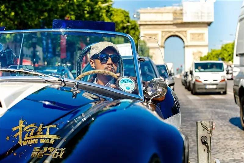 《抢红》：一场没有叙事底线并且毫无价值的导演自嗨