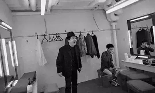 与窦唯相爱相杀十年的她，用记录了中国那个不朽的摇滚时代