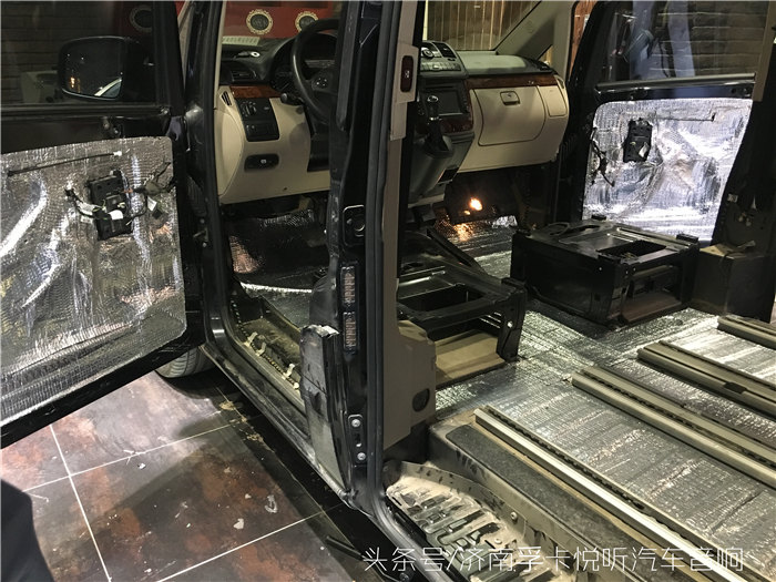 奔驰唯雅诺商务车座椅改装,奔驰移动总裁办公室