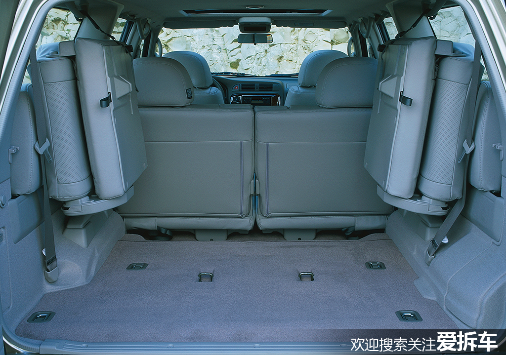 新款陆巡越野表现,越野性能不输于丰田陆巡