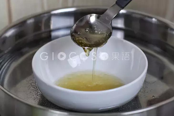 在厨房里，开启一段心的旅程果语紫薯奶香羹