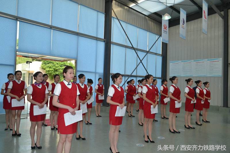 为什么青年人抢着上夜校,为啥都要抢着上火车