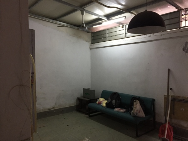 他将厦门的民宅改造成烘焙馆，每周邀请100位陌生人喝精品咖啡