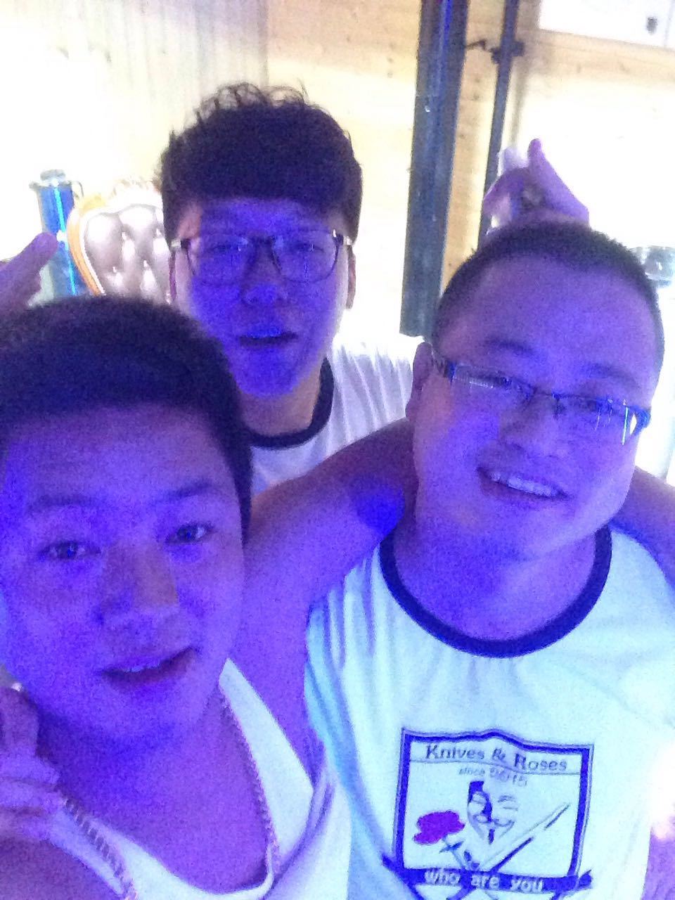 刀剑玫瑰！草根中一支快乐小球队~