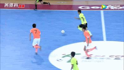 中国五人制足球大学生南区赛,校园足球5人制足球进攻跑位