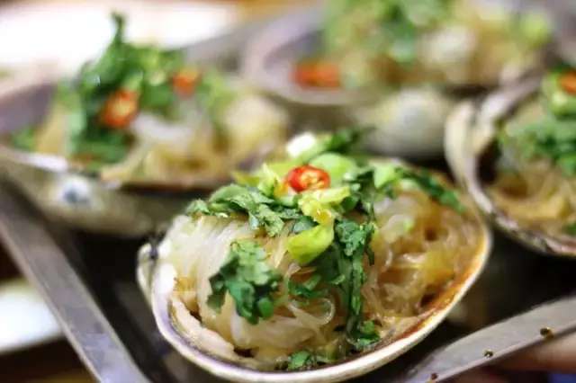 大连看球的烧烤店联胜街,大连足球迷玩的地方