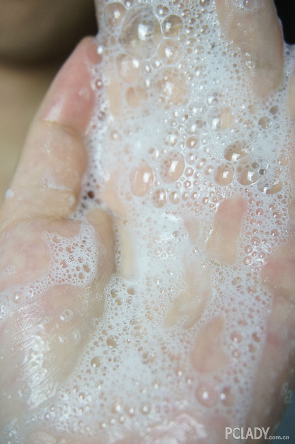 夏天皮肤干燥起皮用热水洗脸,夏天不拒绝油腻的小妙招