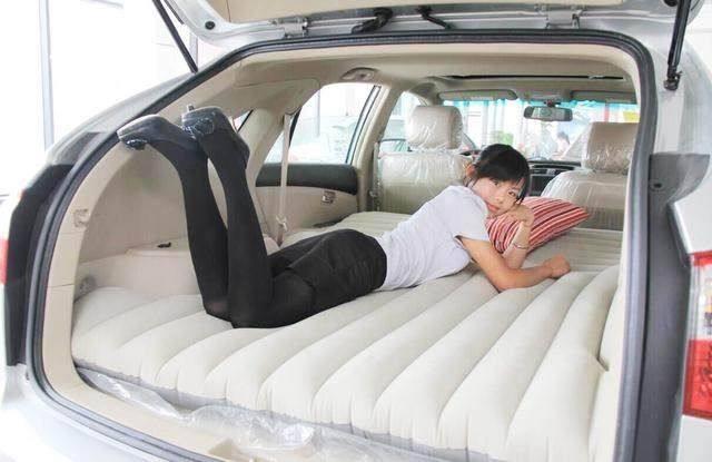 为啥年轻人,都喜欢加大的SUV越野车了,老司机一语道破