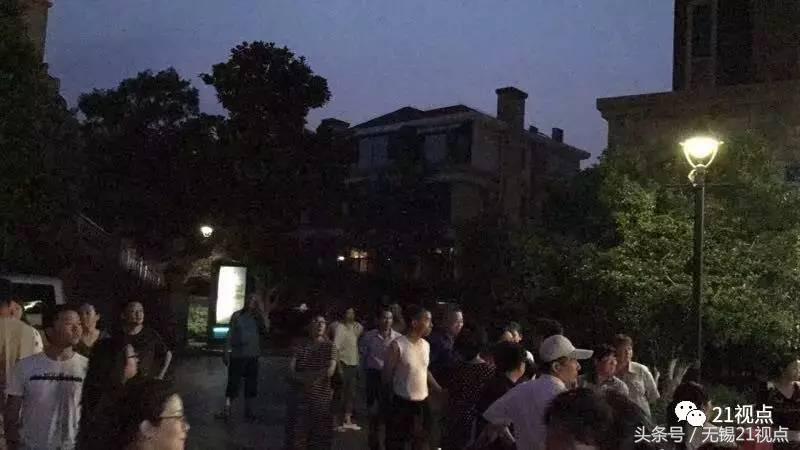 不满物业管理业主堵门,不满物业管理应该向哪个部门投诉