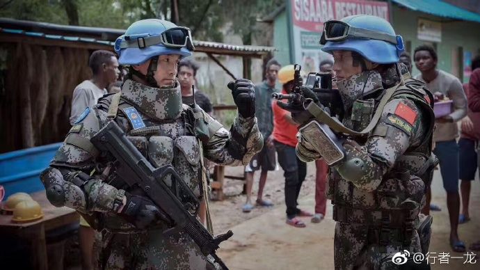 一龙媲美泰森，少林武功重拳889磅，最强特种兵牵挂战争中儿童