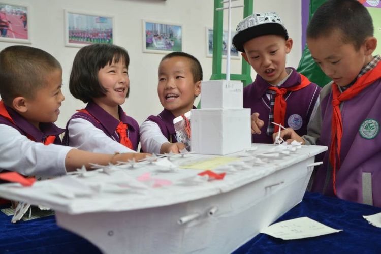 西宁市康南园山小学第二届“美艺相伴”艺术节之科技艺术体验活动