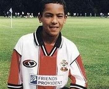 球星小时候的写真,帅气明星小时候和长大后的对比