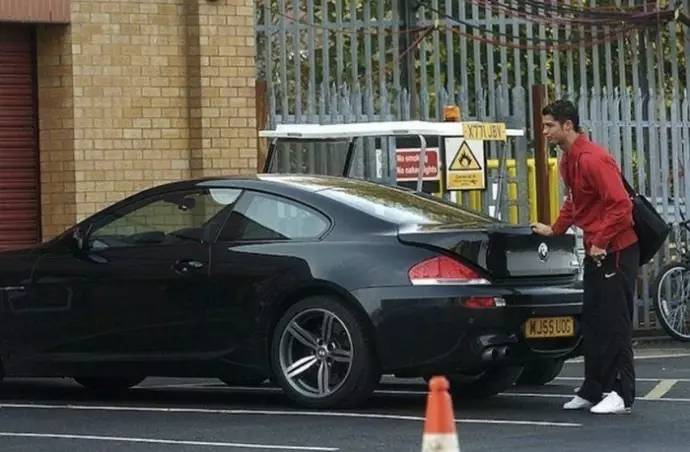 什么样的车才能配得上这首歌,什么样的车显得男人成熟