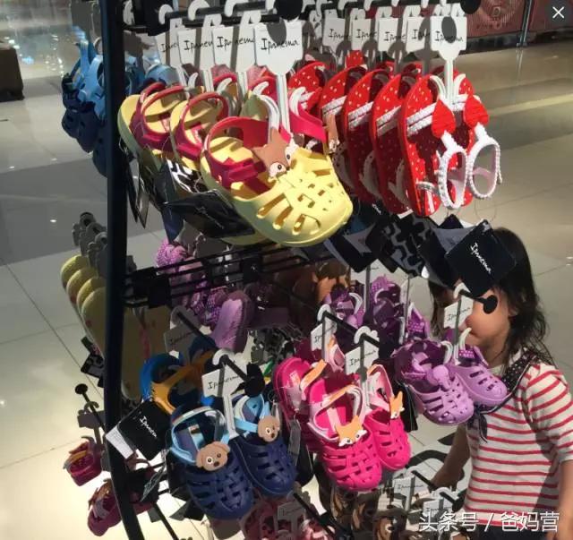 9个大牌儿童凉鞋实穿攻略，帮你种草拔草！