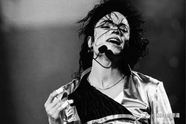 蕾哈娜超级中场秀,侃爷和蕾哈娜