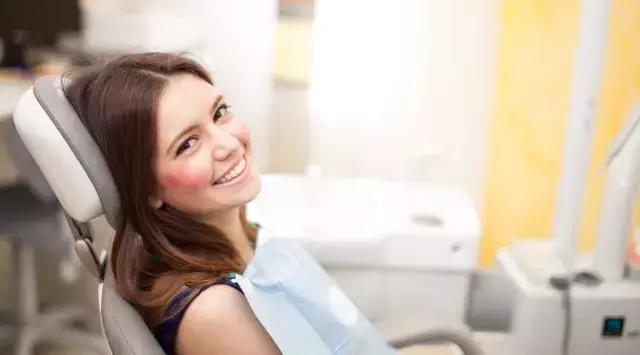 孕期牙齿松动疼得厉害怎么办,孕期撞到中上腹要紧吗