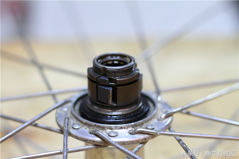 花鼓轴承拆卸技巧,拆滚珠花鼓需什么工具