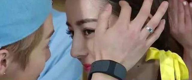 鹿晗迪丽热巴陆地夫妇甜美剪辑,鹿晗热巴对视的插曲