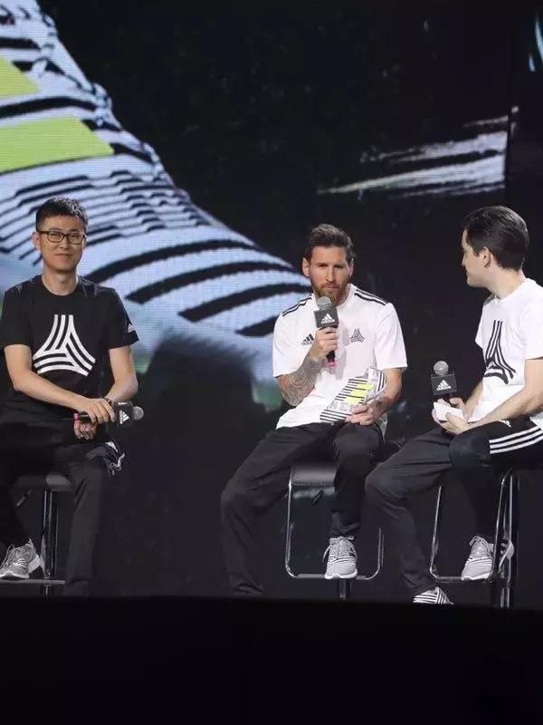 他们穿什么衣服翻译,他们穿着什么用英语怎么翻译