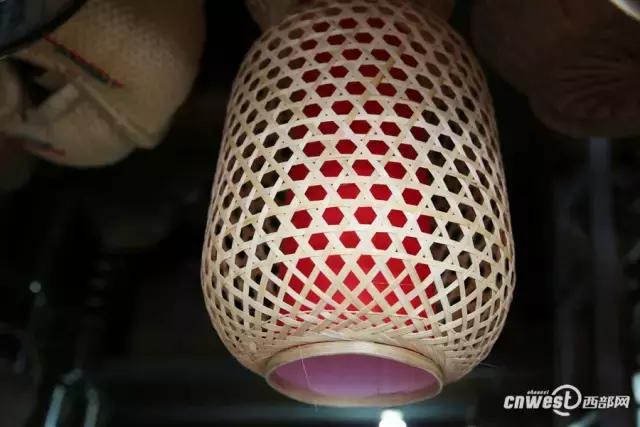 想去竹芭市买个竹子编的电壶壳，但不知道在哪买瓶胆